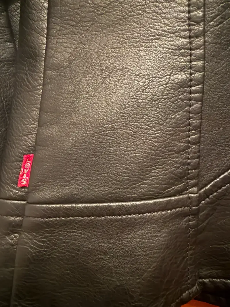 Chaqueta  cuero con capucha Levi's negra original - 5