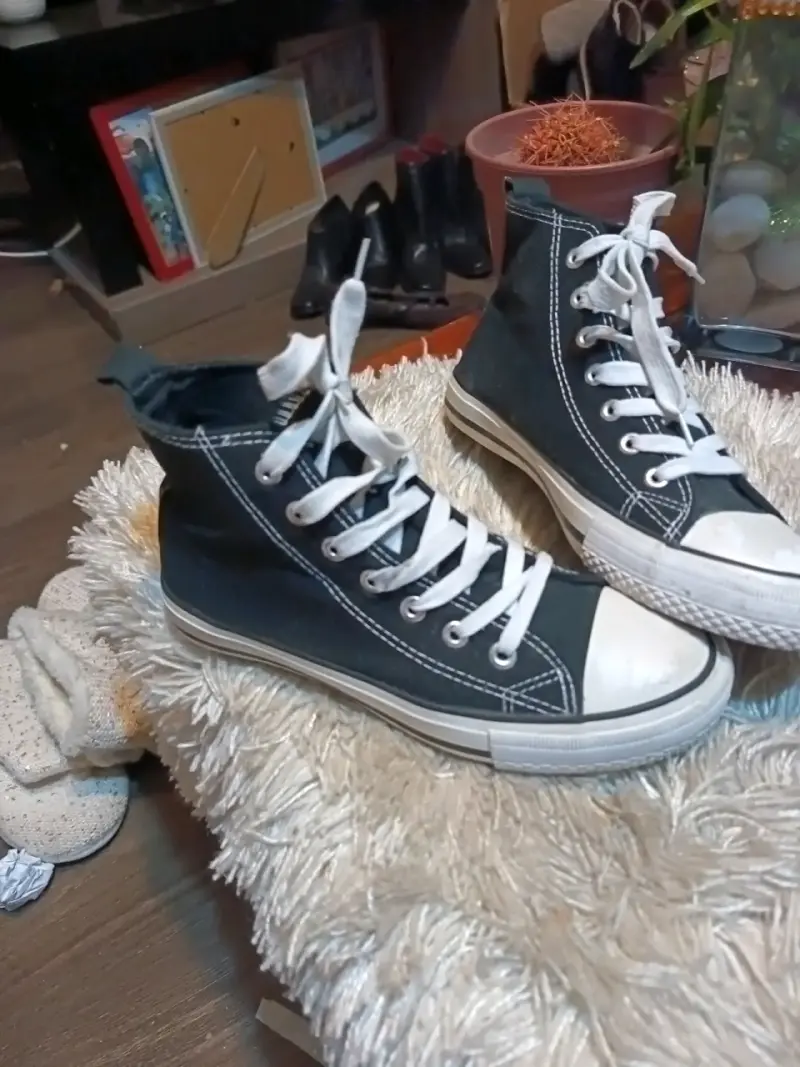 Zapatillas negras de lona estilo urbano - 4