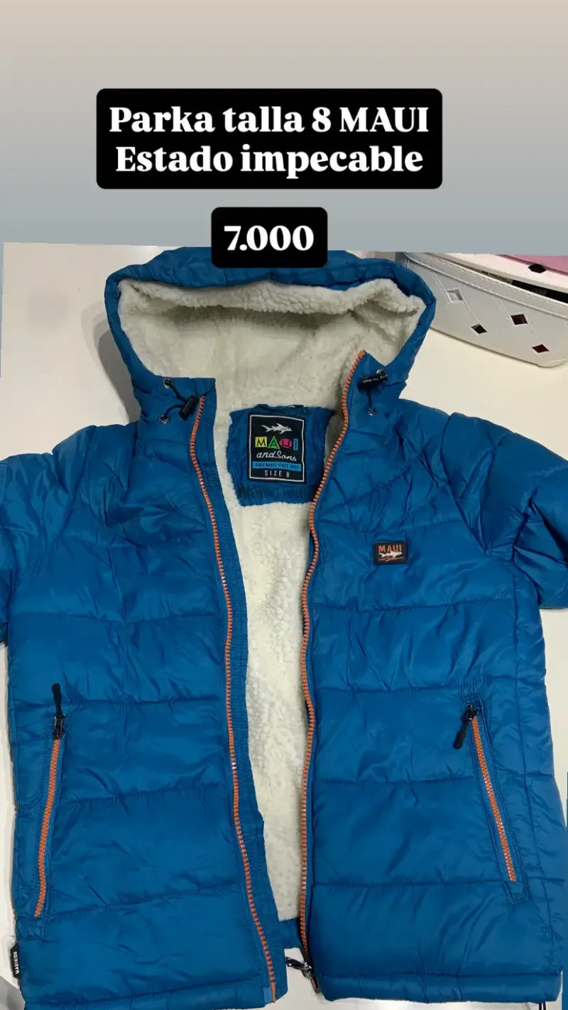 Parka azul talla 8 Maui en excelente estado