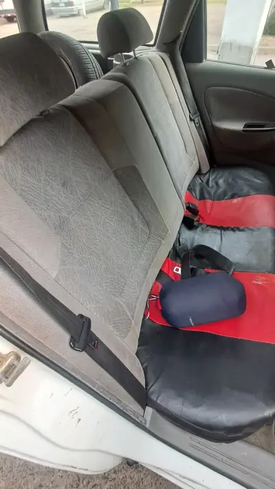 Daewoo nubira full 2001 - miniatura 4