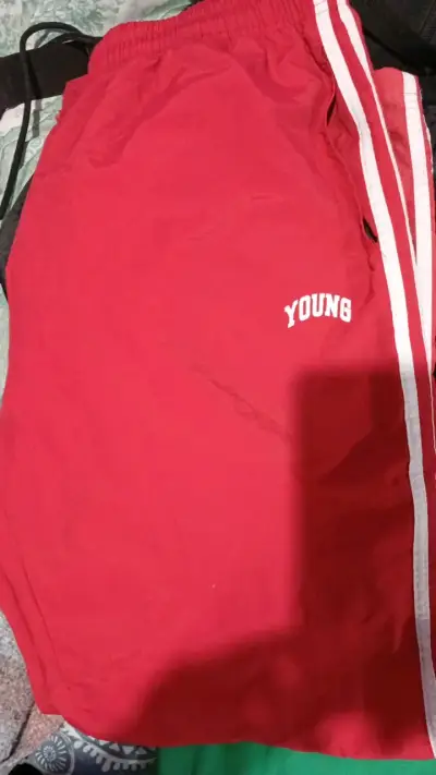Buzos deportivos verdes y rojos Young - miniatura 2