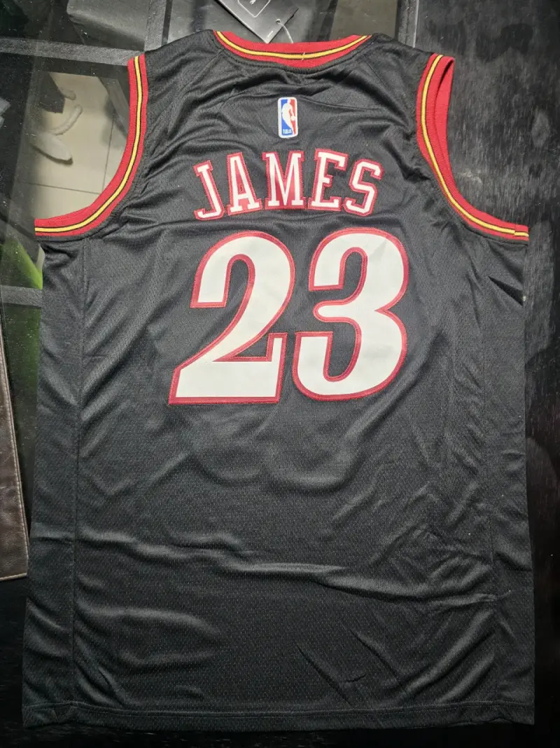 Camiseta NBA Sixers LeBron James Negra Nike - 2