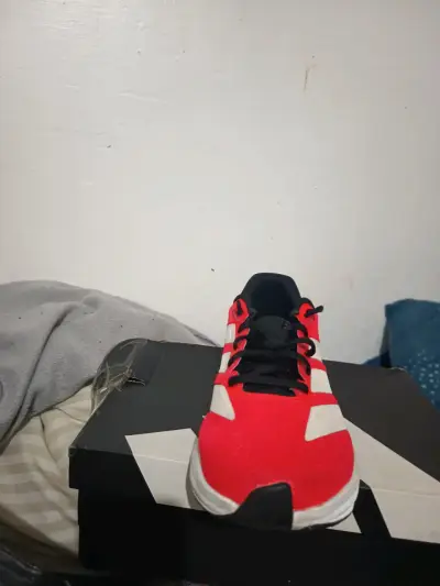 Zapatillas deportivas rojas Adidas para hombre - miniatura 3