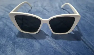 Gafas de Sol Blancas Modernas - miniatura 2