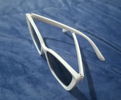 Gafas de Sol Blancas Modernas - miniatura 3