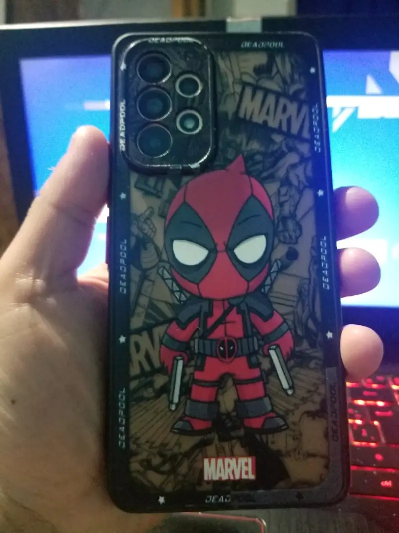 Samsung Galaxy A53 5g, con funda Marvel - 2