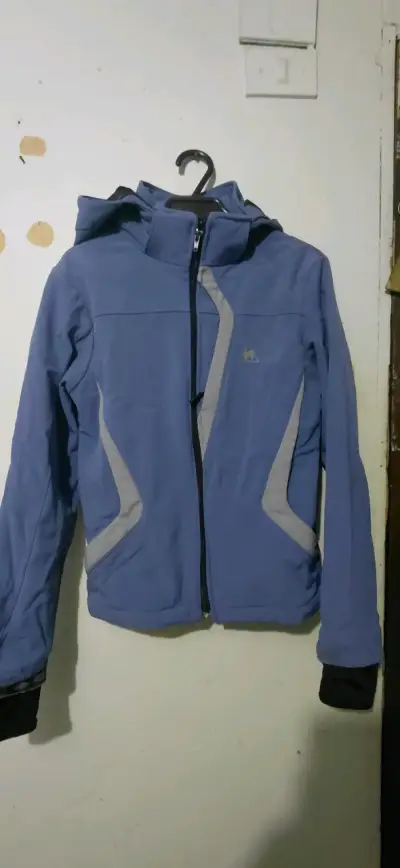 Chaqueta azul con capucha para mujer - miniatura 1