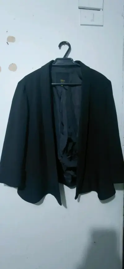 Blazer negro elegante para mujer - miniatura 1