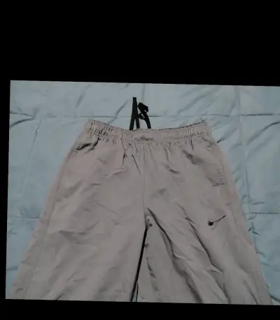 Shorts deportivos grises Nike para hombre - miniatura 1