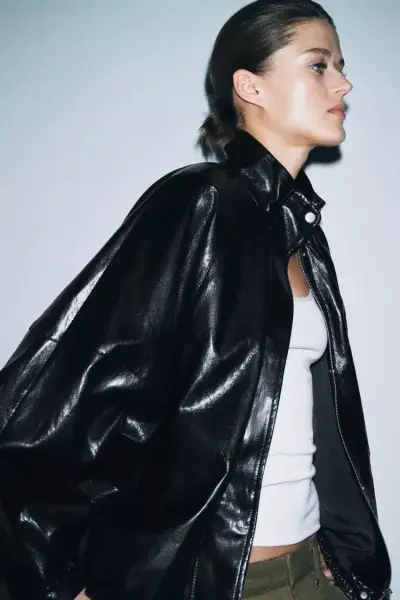 Chaqueta Oversize Negra de Cuero Sintético - miniatura 3
