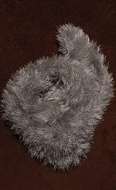 Bufanda de lana gris con textura peluda - miniatura 1