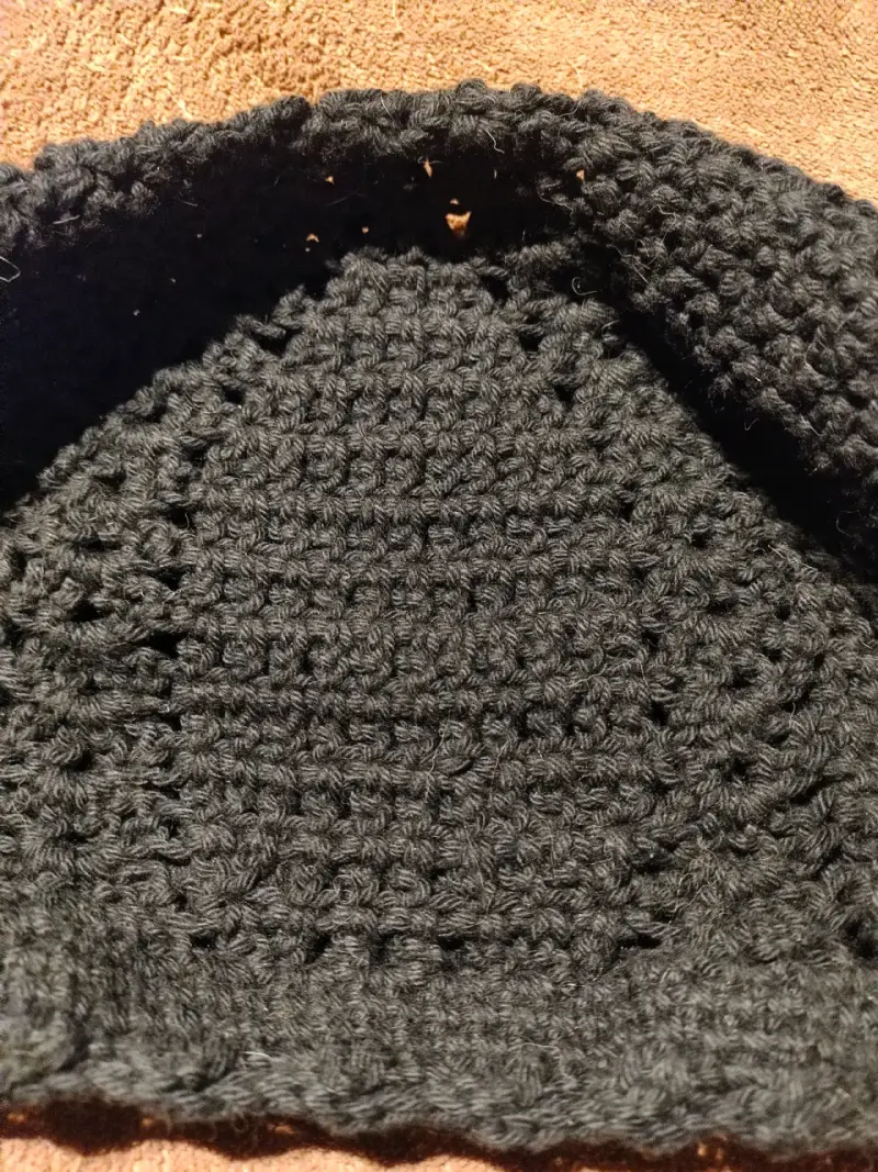 Boina tejida a crochet,hilo negro - 3