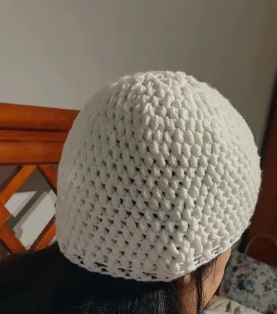 Gorro tejido a crochet blanco unisex - miniatura 1