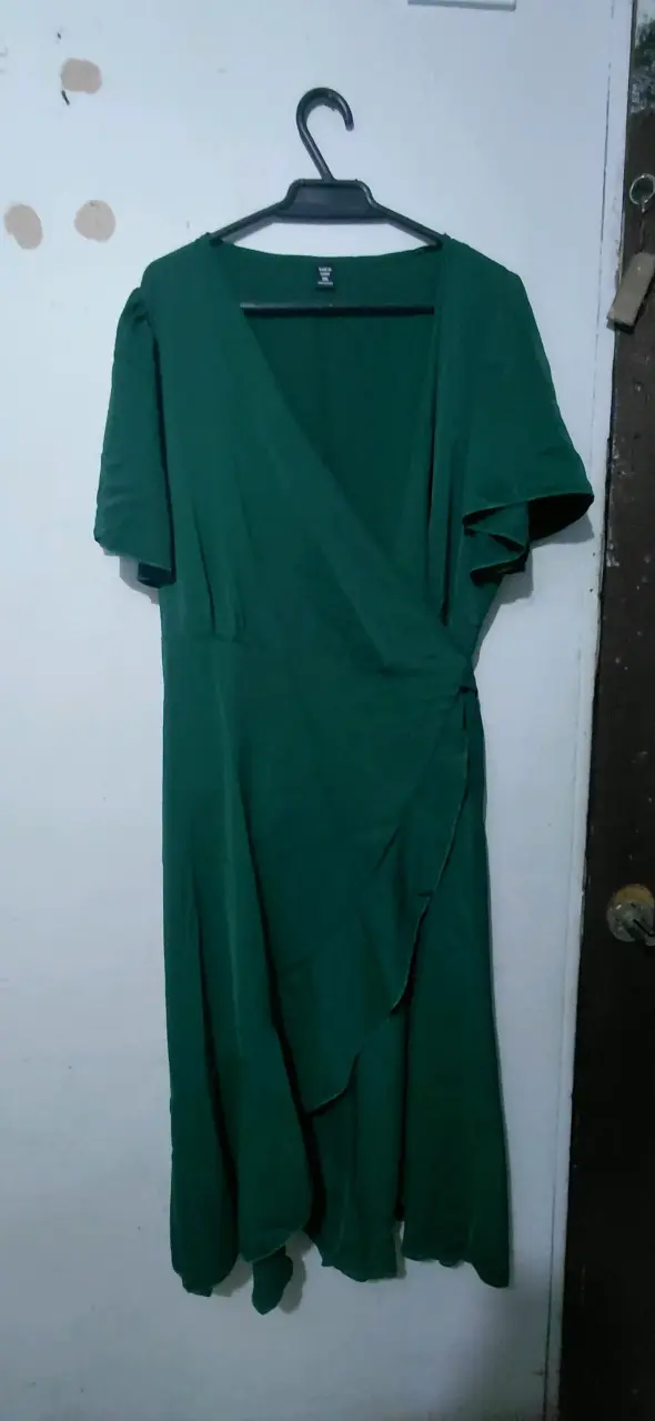 Vestido verde elegante para mujer - 1