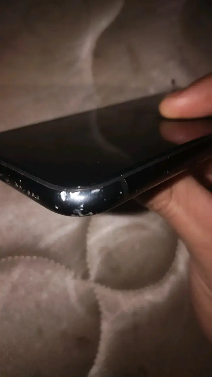 iPhone XR negro en buen estado - 4