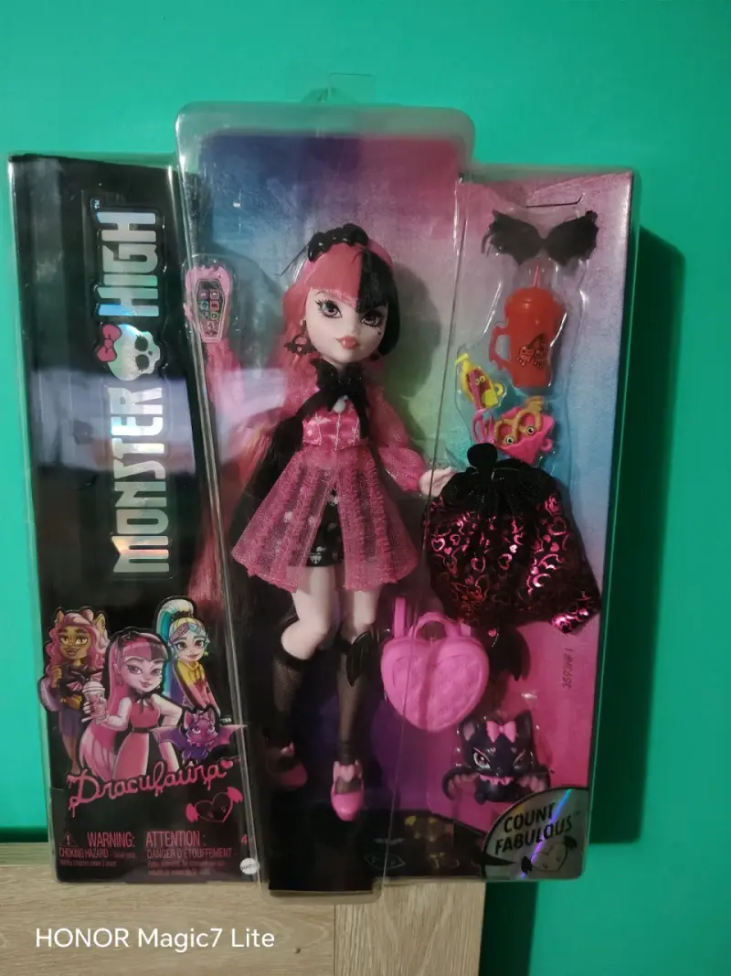 Muñeca Monster High Draculaura con accesorios