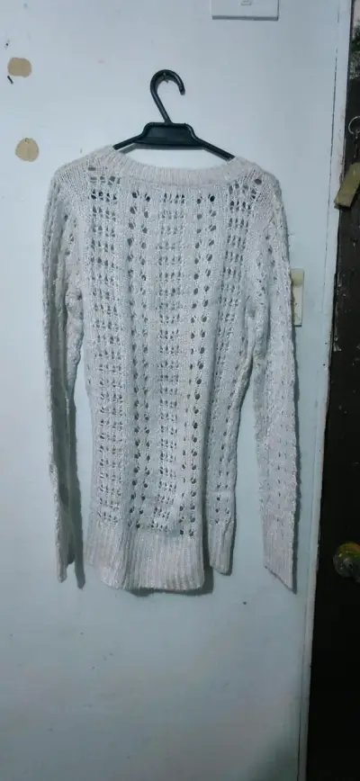 Suéter tejido gris para mujer - miniatura 2