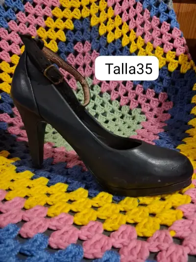 Chaquetas y zapatos - miniatura 4
