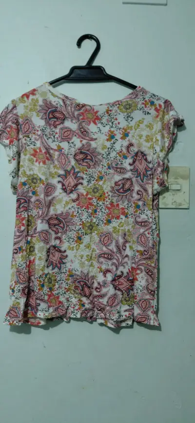 Blusa estampada floral para mujer - miniatura 2