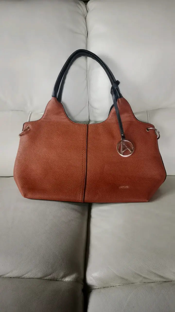 Bolso de cuero marrón con asas negras - 1