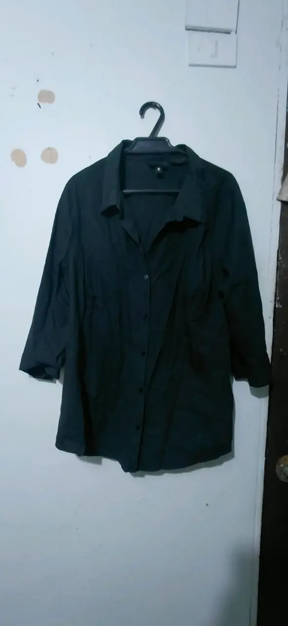 Camisa negra de manga larga para mujer - 1