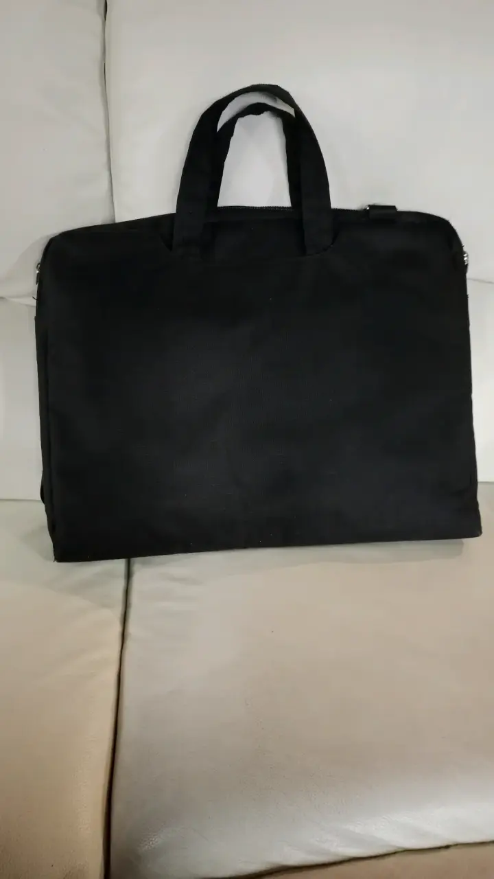 Maletín negro para portátil con correa ajustable - 2
