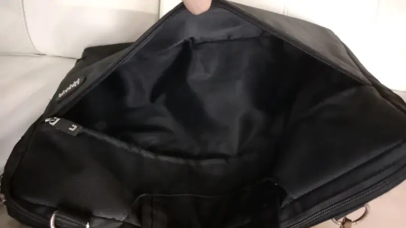 Maletín negro para portátil con correa ajustable - 4