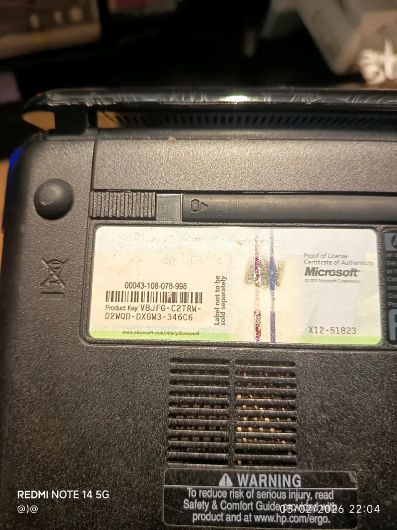 Notebook HP con procesador Intel Atom - 4