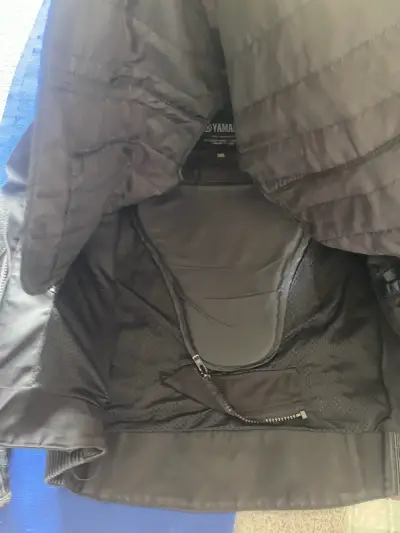 Chaqueta de cuero para moto Yamaha negra - miniatura 5