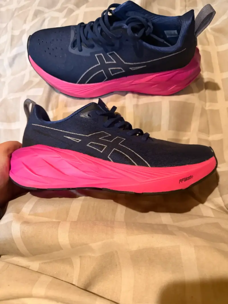 Zapatillas deportivas Asics azul y rosa - 5
