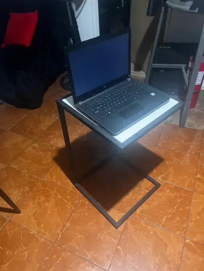 Mesa auxiliar moderna con estructura metálica - miniatura 2