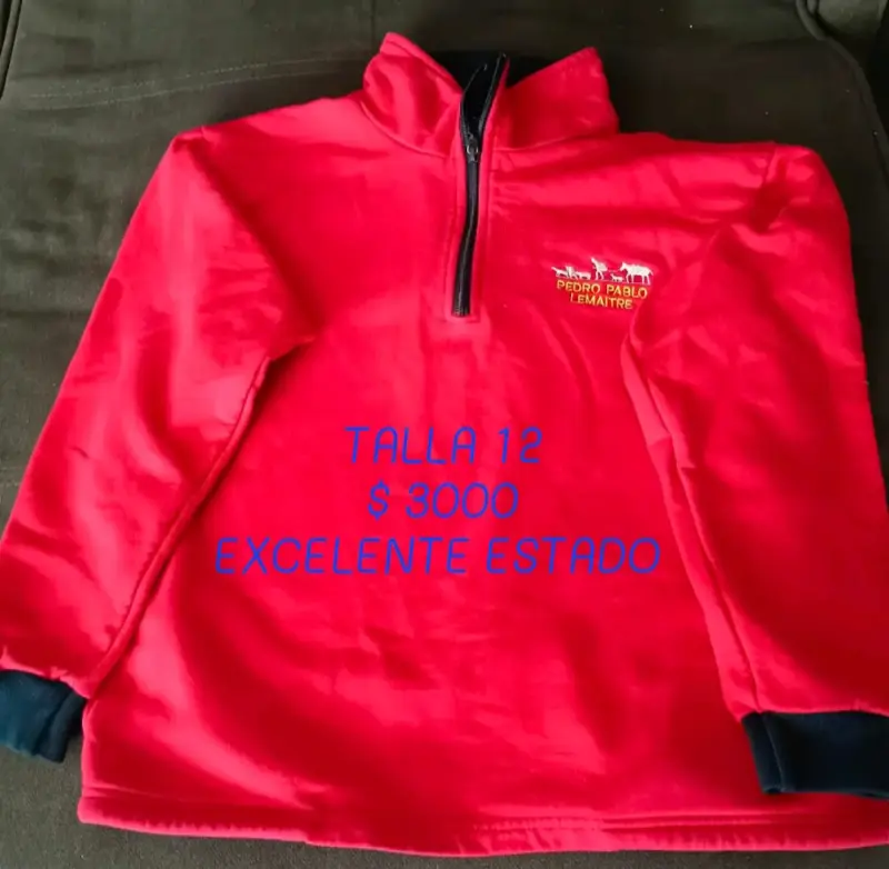 Polerón rojo talla 12 en excelente estado