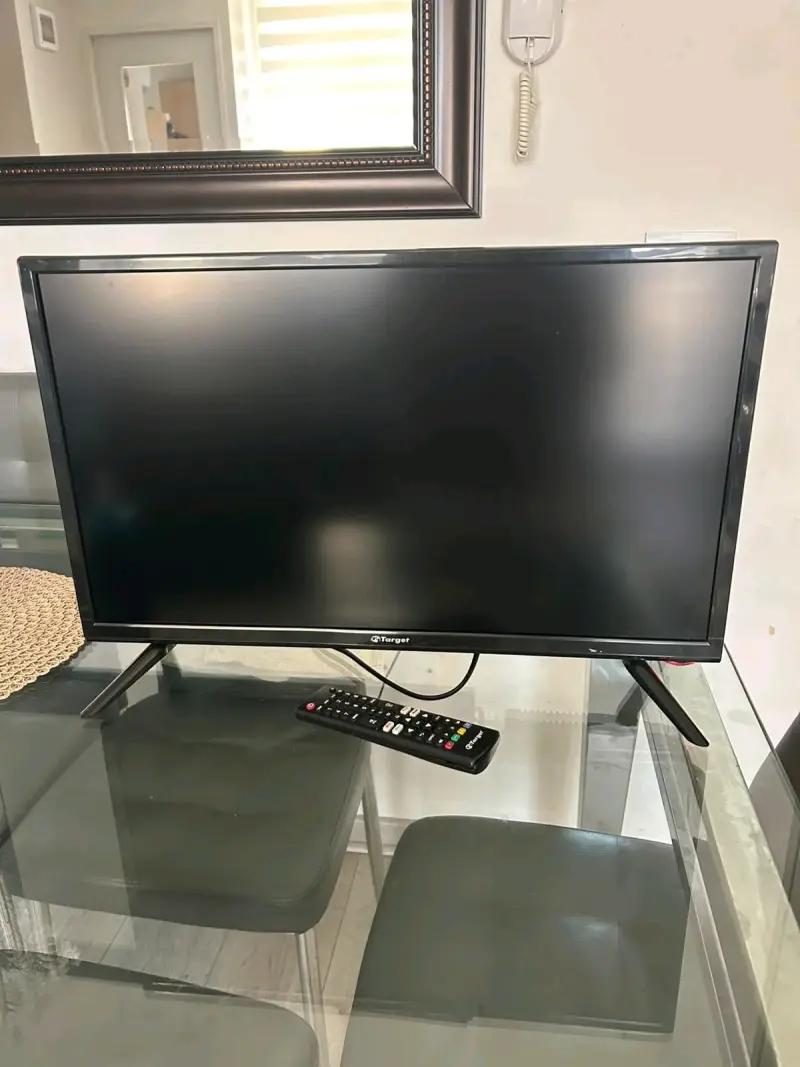 Televisor Smart TV 24 pulgadas Target - 1