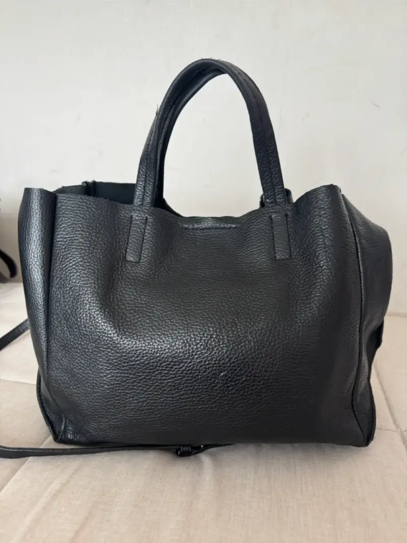 Bolso de cuero negro con correa ajustable - 2