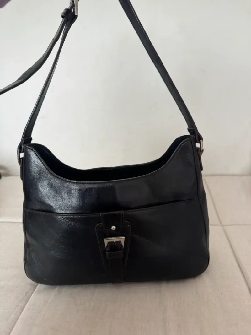 Cartera de cuero negra con hebilla - 1