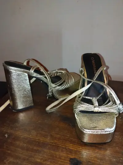 Sandalias de tacón alto doradas C. Moran - miniatura 1