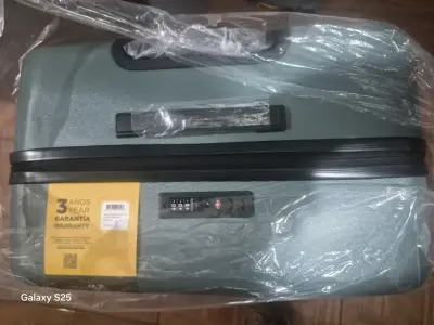 Maleta  totto  23 kg verde vendo - miniatura 3