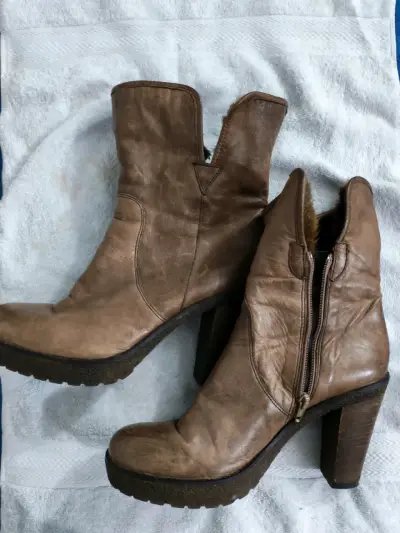 Botines de cuero marrón con tacón alto - miniatura 1