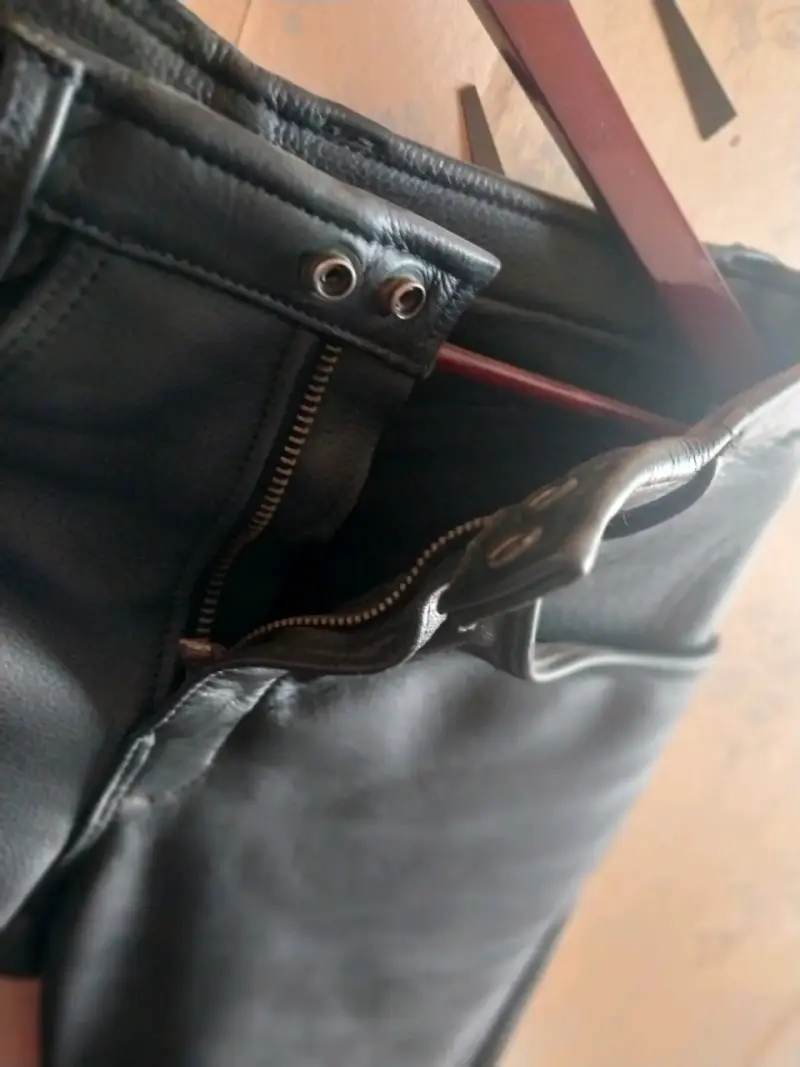 Pantalones de cuero negro para hombre - 3