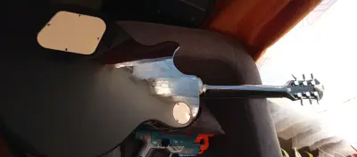Guitarra eléctrica estilo Les Paul negra - miniatura 6