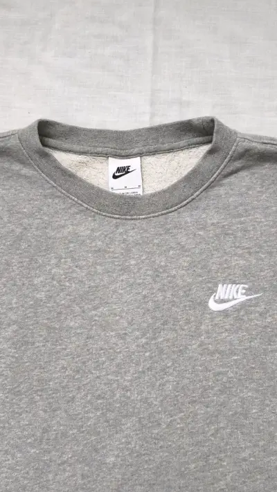 Polerón gris Nike - miniatura 2