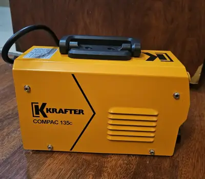 Soldadora Inverter Krafter Compac 135c con Estuche - miniatura 3