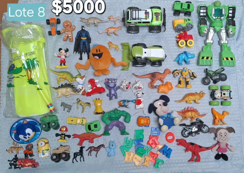 Lote de juguetes variados para niños