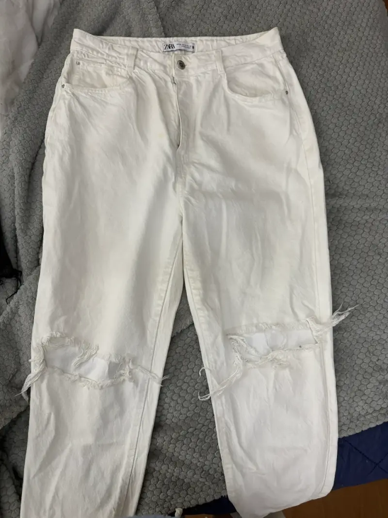 Jeans blancos rotos para mujer Zara