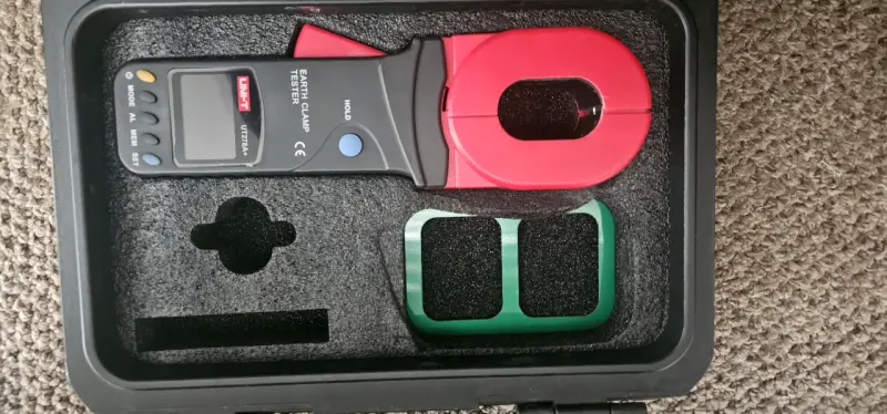 Probador de Tierra UNI-T UT278A+ con Estuche - 5