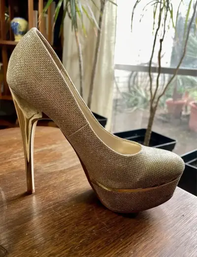 Tacones altos stiletto - miniatura 1
