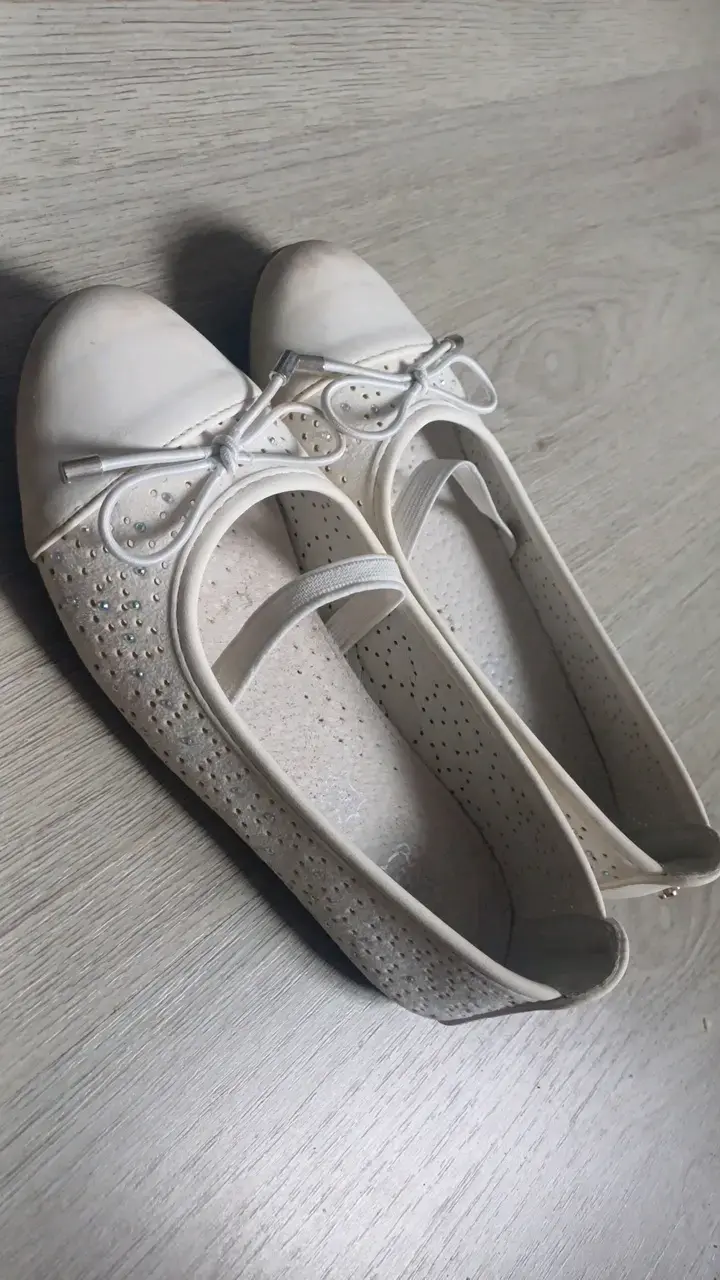 Ballerinas blancas con lazo para niña N°32 - 2