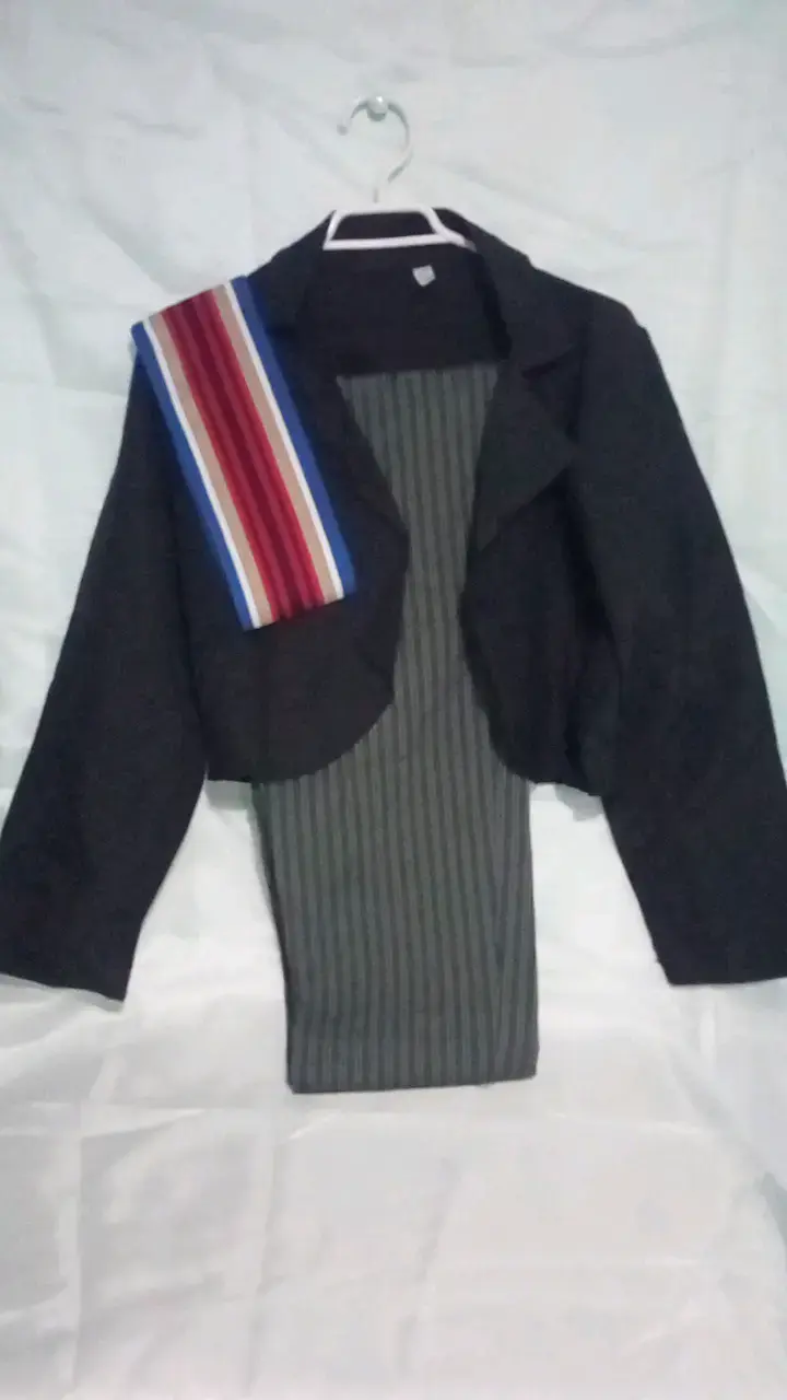 Traje típico chileno, talla 16 con faja tricolor