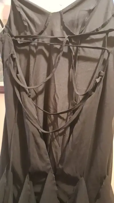 Vestido negro con volantes Silque - miniatura 5