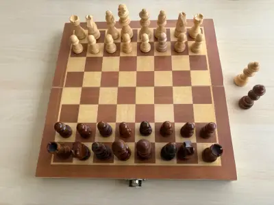 Juego de ajedrez magnético, de madera, plegable - miniatura 2